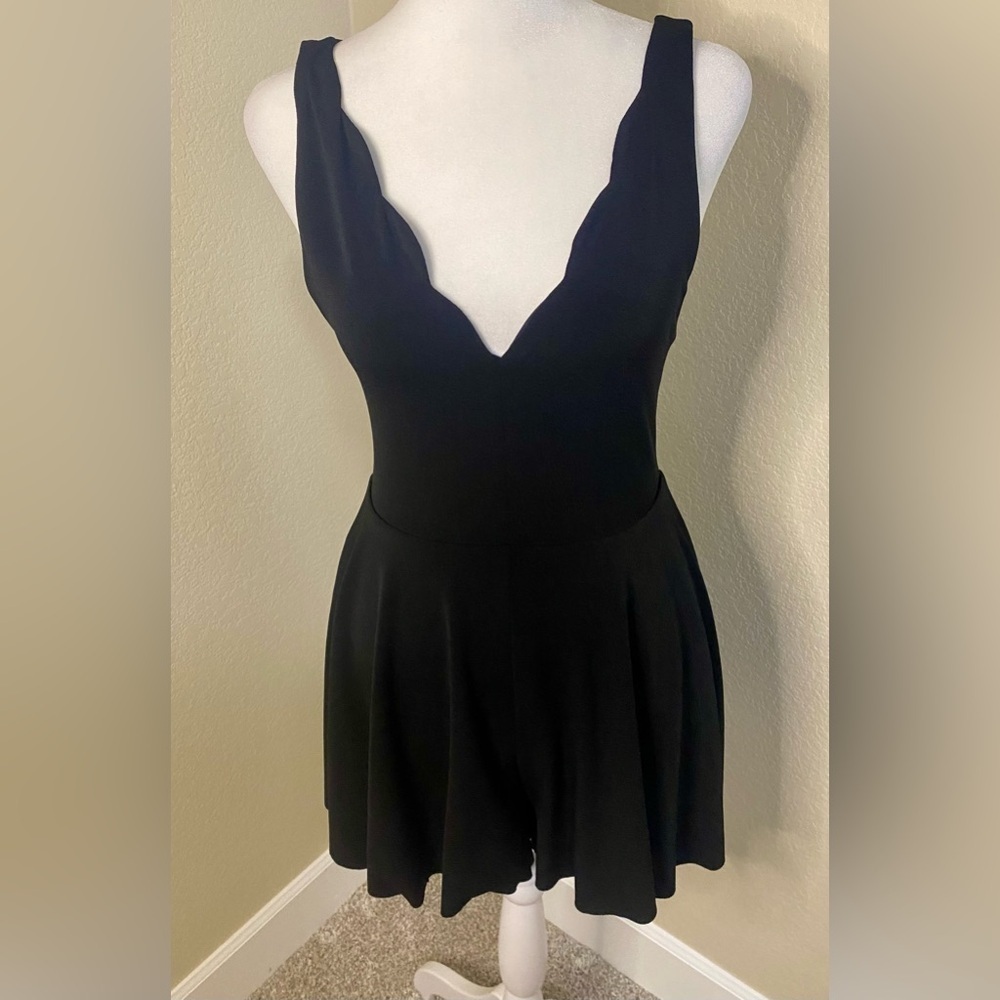 Kimchi Blue black sleeveless romper. Sz S. Dress/shorts. Scalloped straps. - Picture 3 of 16